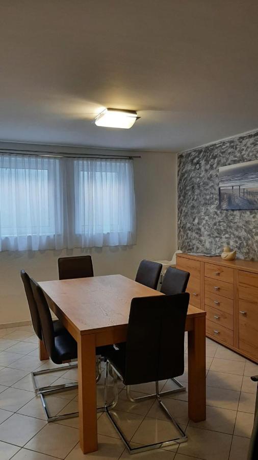 Moderne Souterrainwohnung ツリクヴェニツァ エクステリア 写真
