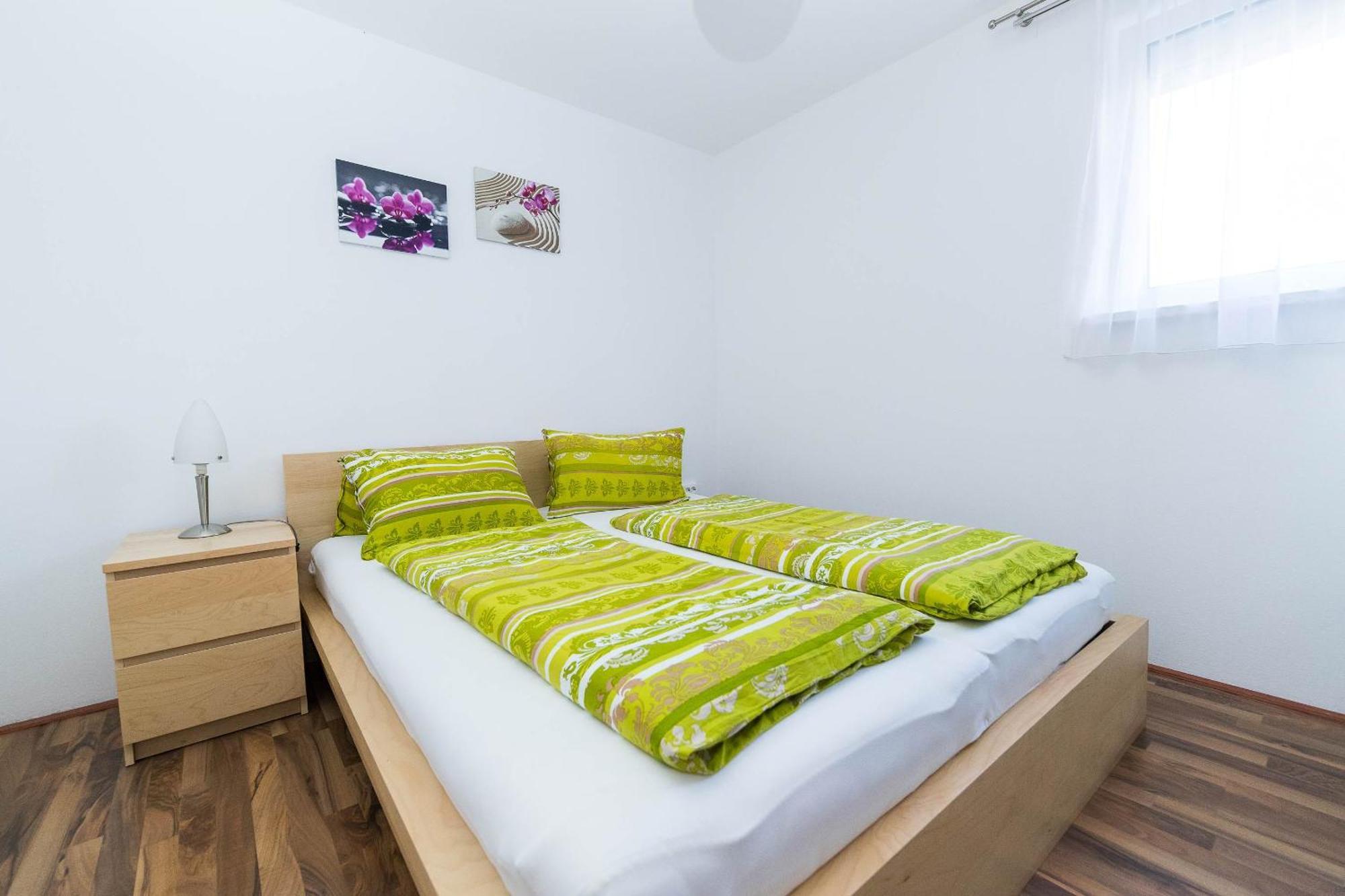 Moderne Souterrainwohnung ツリクヴェニツァ エクステリア 写真